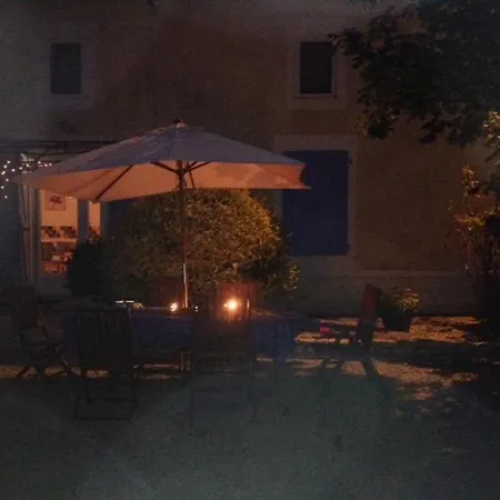 Casa vacanze Les Volets Bleus Saint-Saviol
