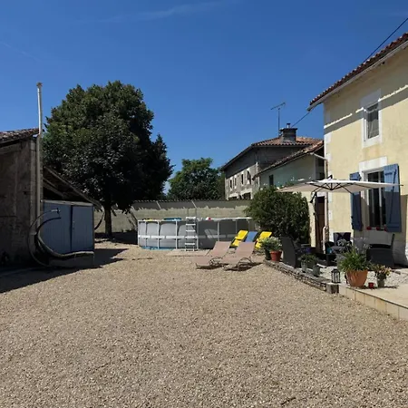Les Volets Bleus Casa vacanze *