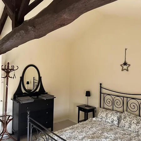 Holiday home Les Volets Bleus